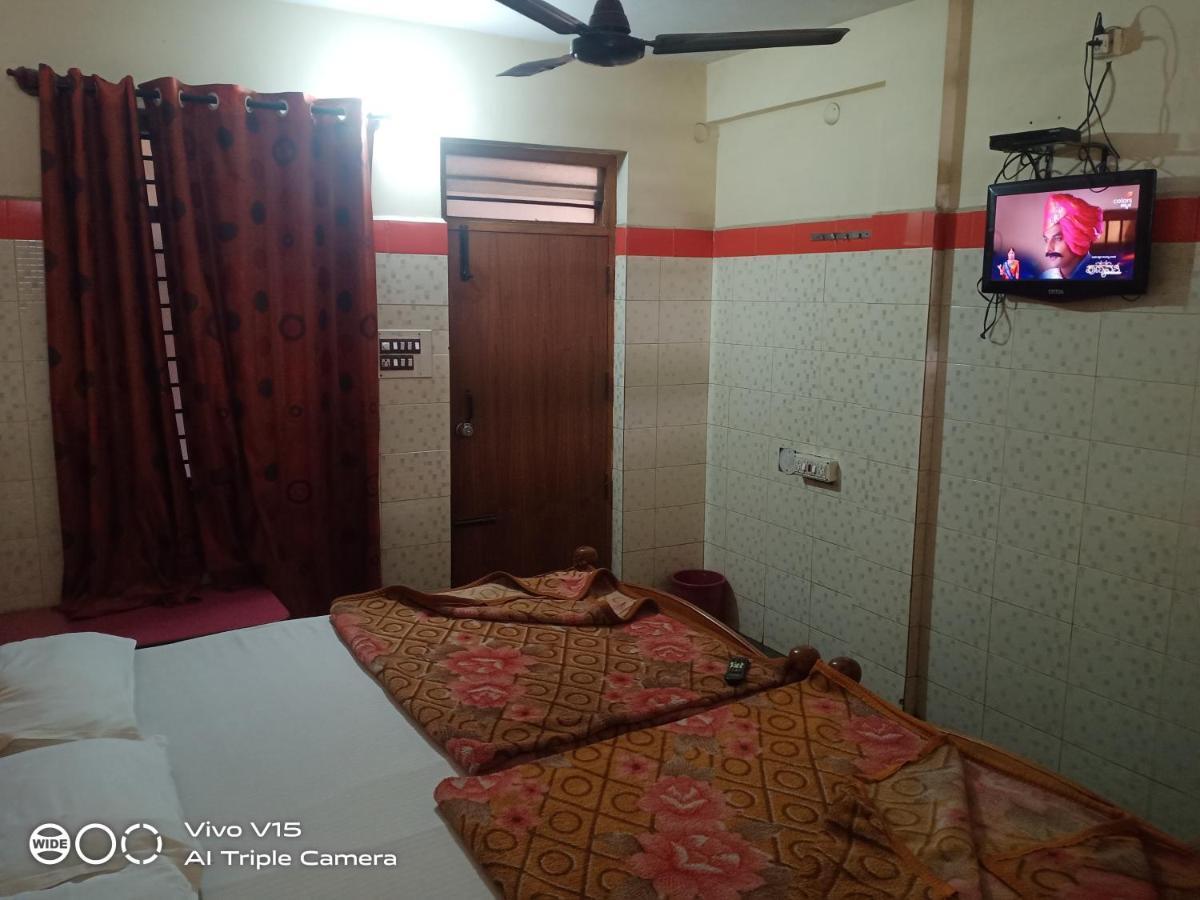 Sharada Kk Residency Villa Mysore Bilik gambar